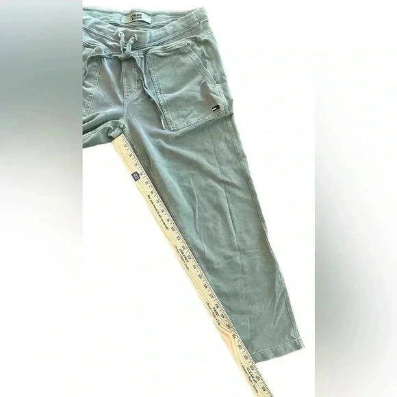 Tommy Hilfiger Jeans Green Cuffed Jogger Pants Woman’s Size Small EUC - Picture 8 of 9